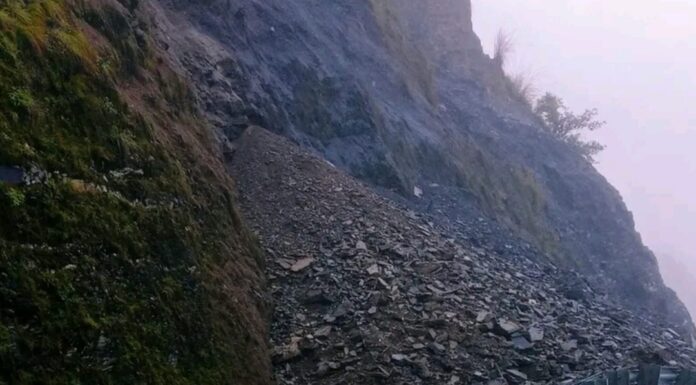 पहिरोले अवरुद्ध जयपृथ्वी राजमार्ग, यात्रु अलपत्र