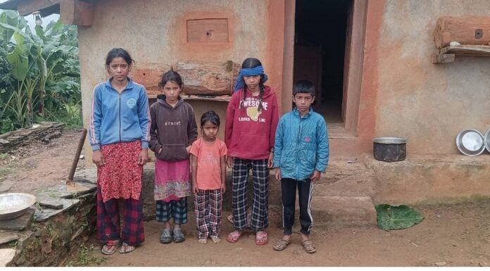 बैतडीमा आमाबुवा गुमाएका पाँच बालबालिकाको विचल्ली