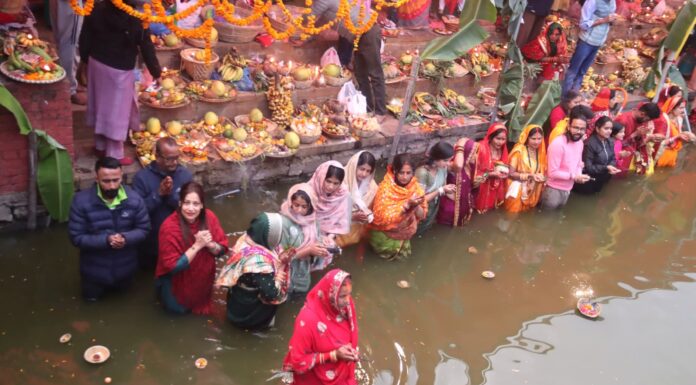 उदाउँदो सूर्यलाई अर्घ्य दिएसँगै छठ पर्व सम्पन्न