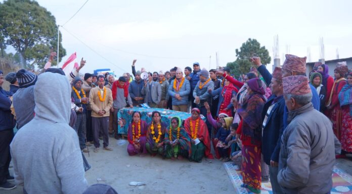 बैतडीको मेलौलीमा एमालेका दर्जनौँ नेता–कार्यकर्ता कांग्रेसमा प्रवेश