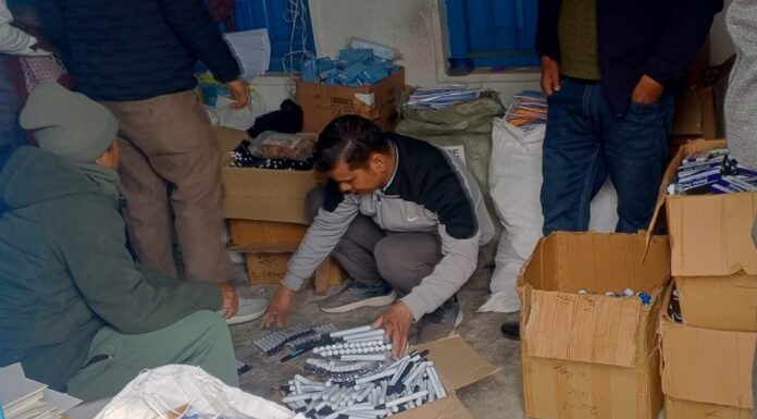 बैतडीमा प्रतिनिधिसभा निर्वाचनका मतपत्र र सामग्री आइपुग्यो