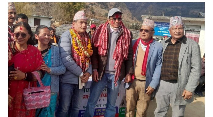 बैतडीमा कांग्रेसको लहर : पूर्व वडा अध्यक्ष पाण्डेय पार्टी प्रवेश