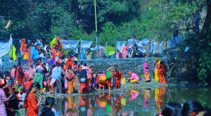 पाताल भुवनेश्वर धाममा भक्तजनको घुइँचो पाताल भुवनेश्वर धाम