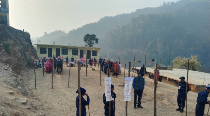 बैतडीमा शान्तिपूर्ण रुपमा मतदान सुरु