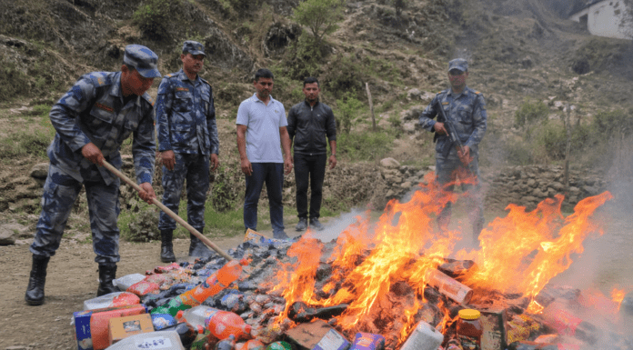 बैतडीमा २ लाखभन्दा बढीका अखाद्य सामग्री नष्ट