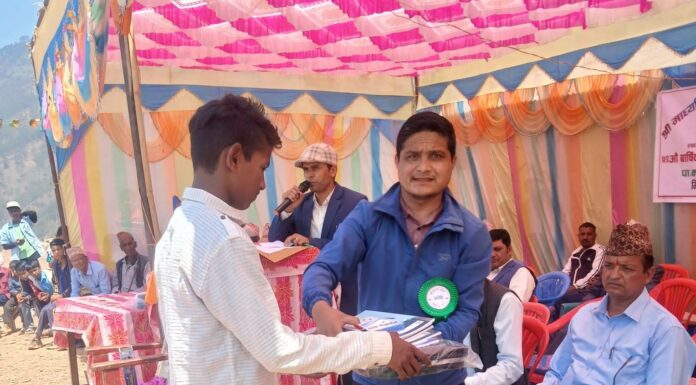 सुन्दर धाना स्मृति कोष’ बाट असहाय विद्यार्थीलाई छात्रवृत्ति प्रदान