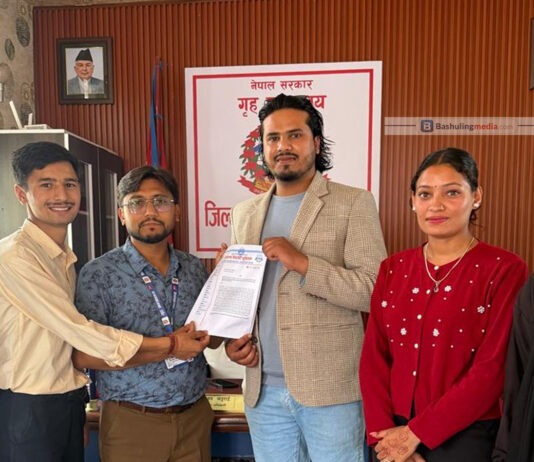 देवानगन्ज घटनाको सत्यतथ्य छानबिनको माग गर्दै बैतडीमा बुझाइयाे ज्ञापनपत्र