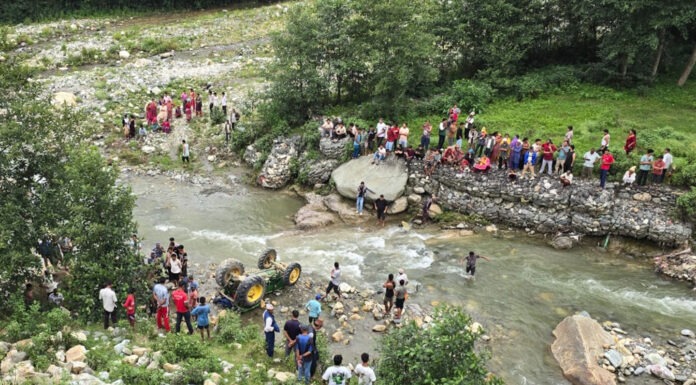 बैतडीकोमा ट्याक्टर दुर्घटना हुँदा चालकको मृत्यु